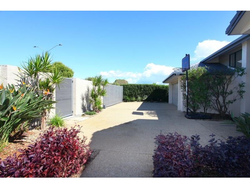 293 Rio Vista Blvd, Mermaid Waters QLD 4218