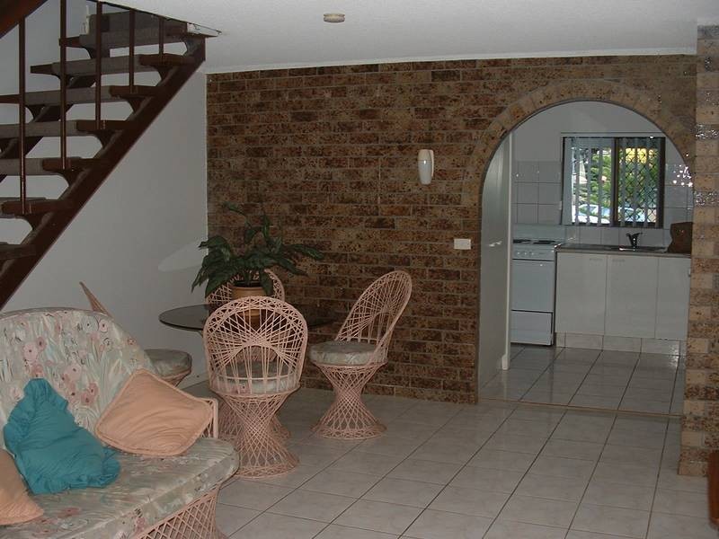 2/37 Markwell Avenue, Surfers Paradise QLD 4217