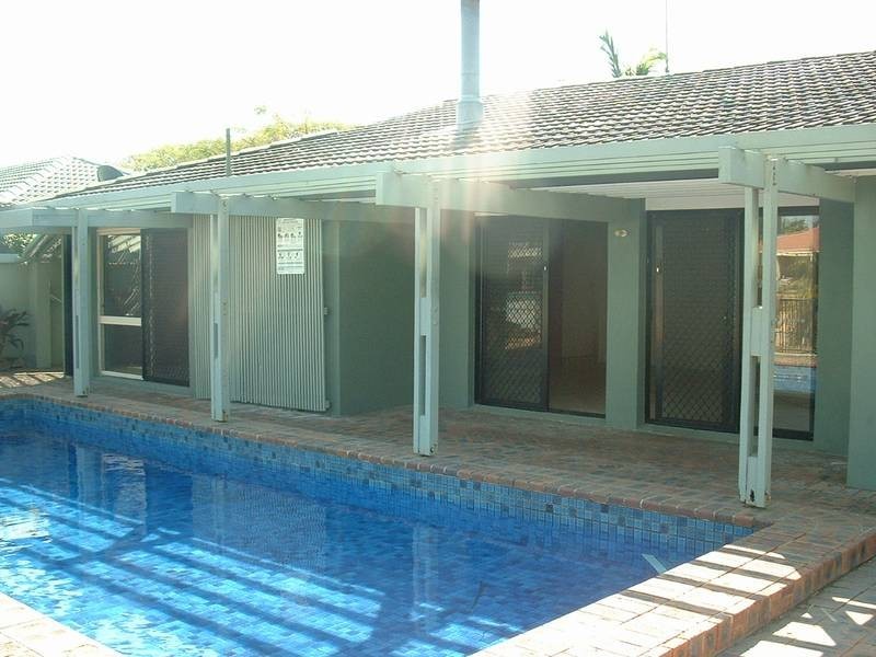 8 Bahia Court, Broadbeach Waters QLD 4218