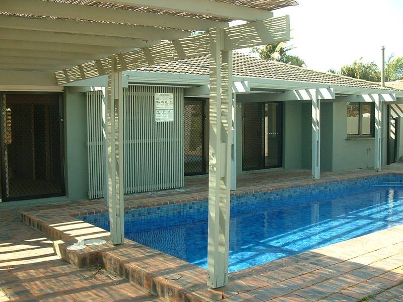 8 Bahia Court, Broadbeach Waters QLD 4218