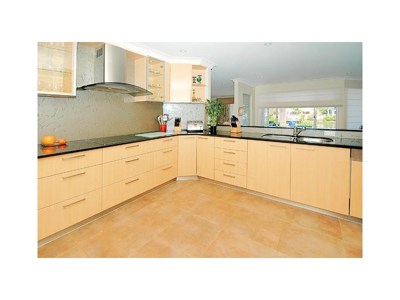 16 Key Biscayne, Clear Island Waters QLD 4226