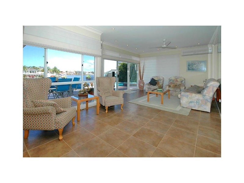 16 Key Biscayne, Clear Island Waters QLD 4226