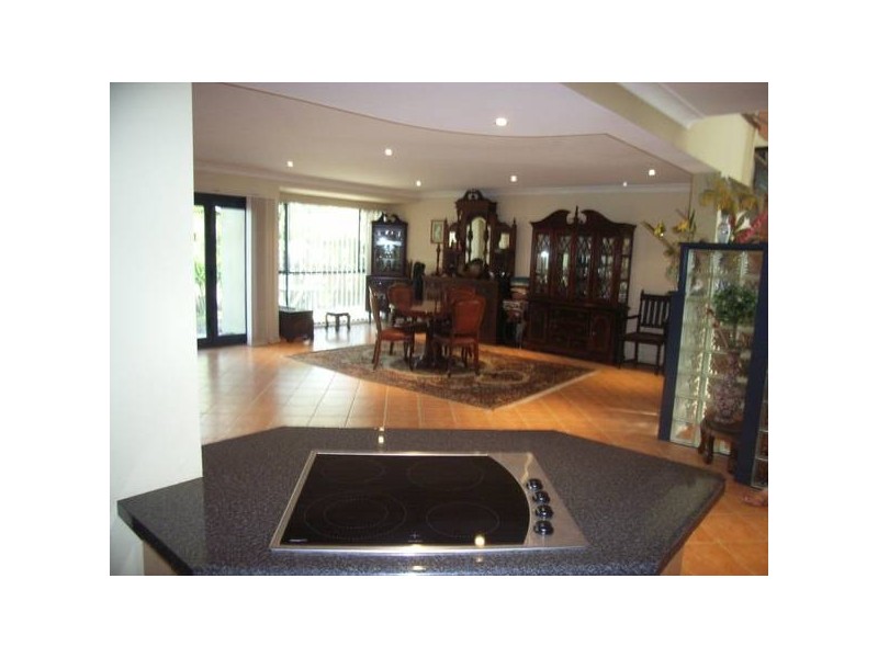 36 T E PETERS DRIVE, Broadbeach Waters QLD 4218