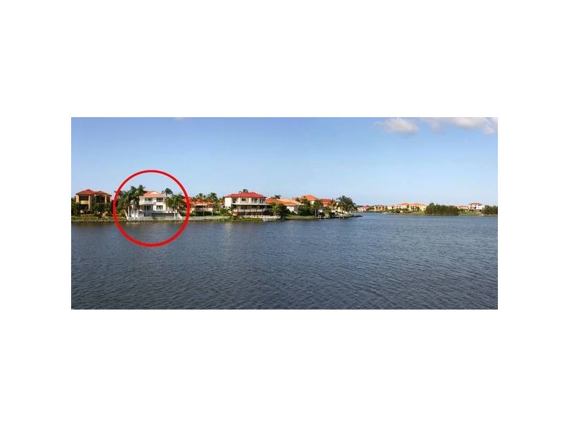 Clear Island Waters QLD 4226