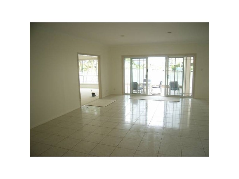 Clear Island Waters QLD 4226