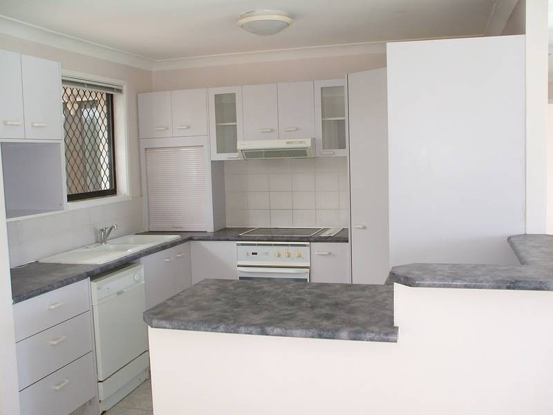 100 Rumrunner Street, Mermaid Waters QLD 4218