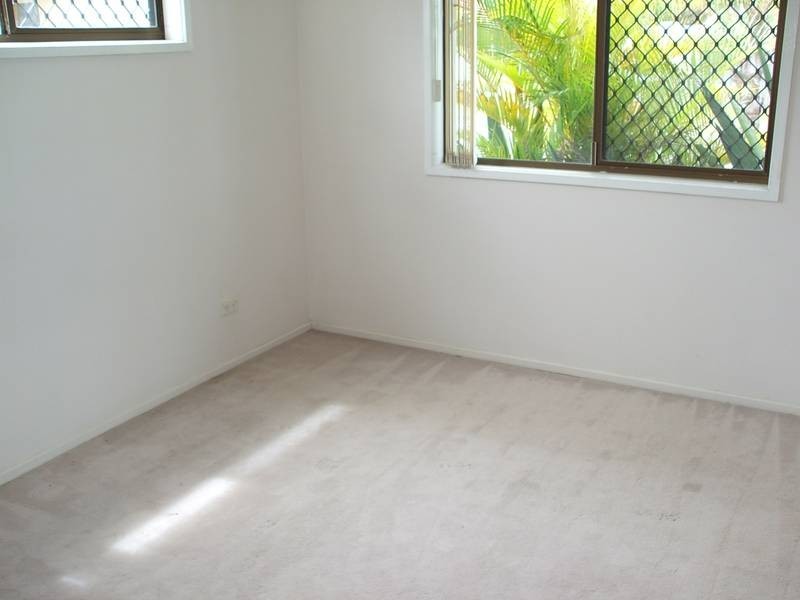 100 Rumrunner Street, Mermaid Waters QLD 4218