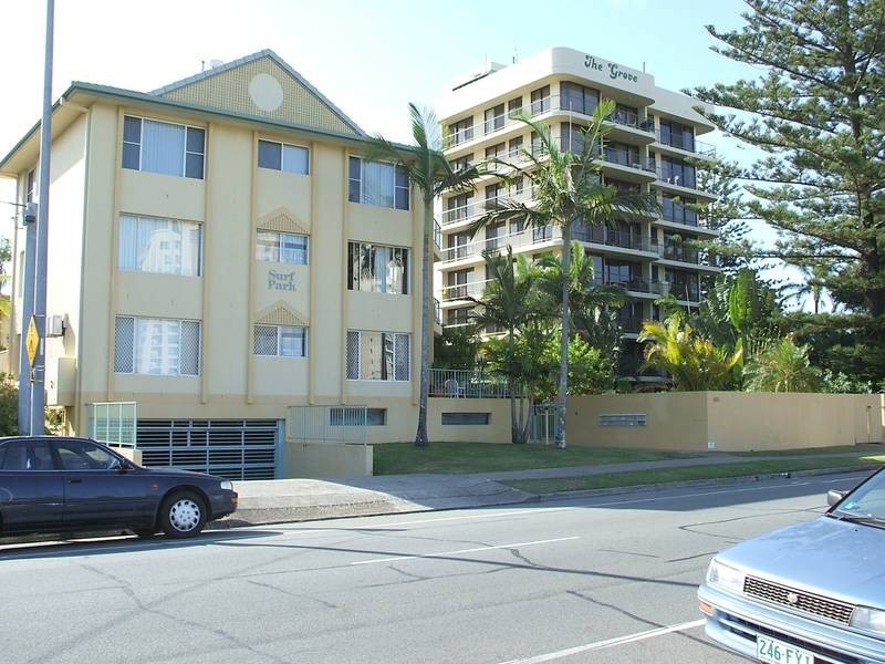2/166 Surf Parade, Broadbeach QLD 4218