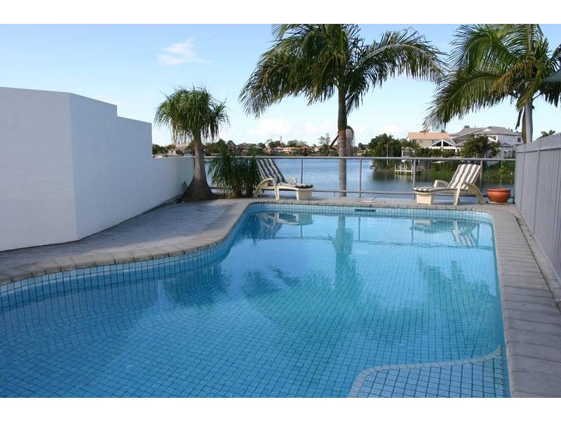 59 Montevideo Drive, Clear Island Waters QLD 4226