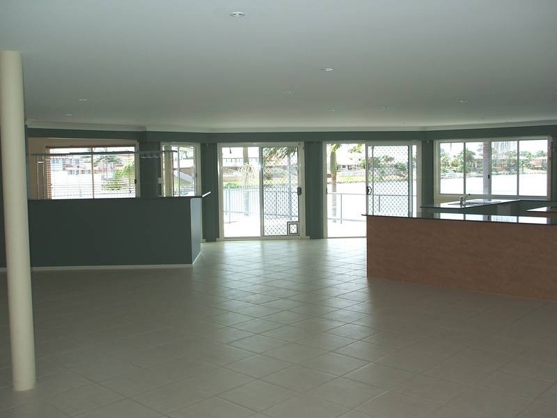 59 Montevideo Drive, Clear Island Waters QLD 4226