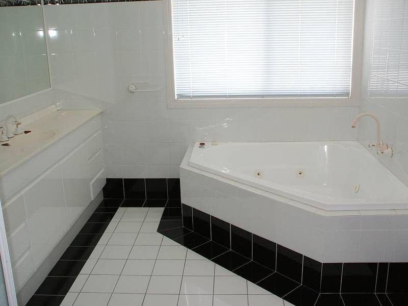 59 Montevideo Drive, Clear Island Waters QLD 4226