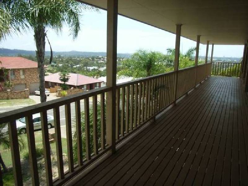 32 Kincaid Drive, Highland Park QLD 4211