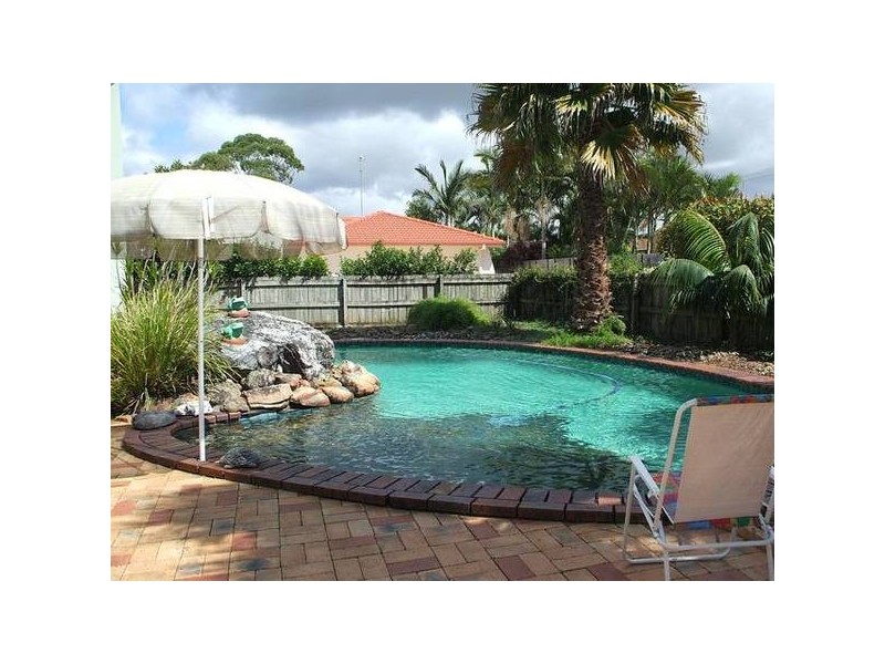 Tirau Place, Broadbeach Waters QLD 4218