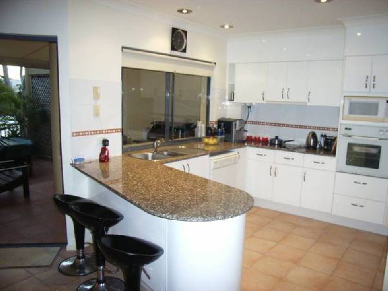 Clear Island Waters QLD 4226