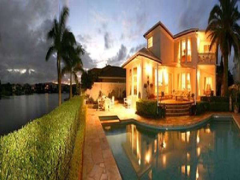 Clear Island Waters QLD 4226