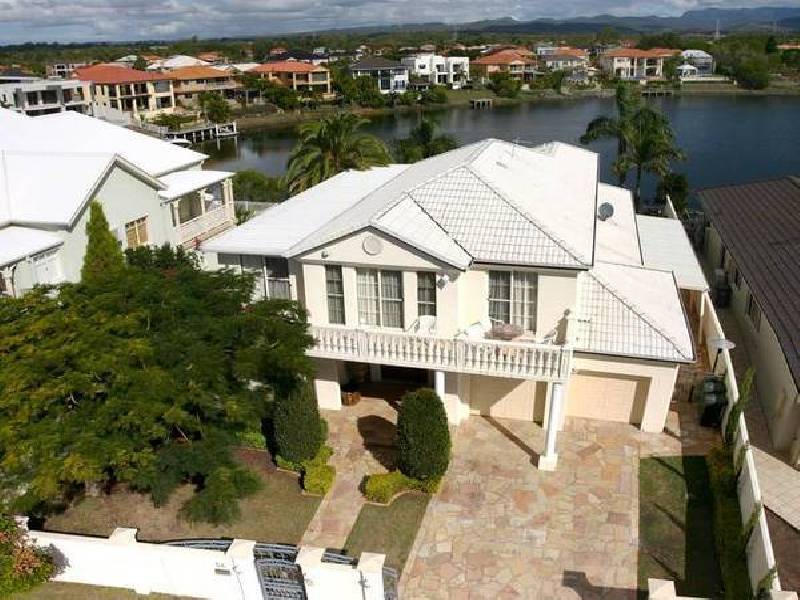 Clear Island Waters QLD 4226