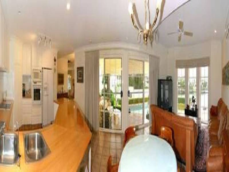 Clear Island Waters QLD 4226