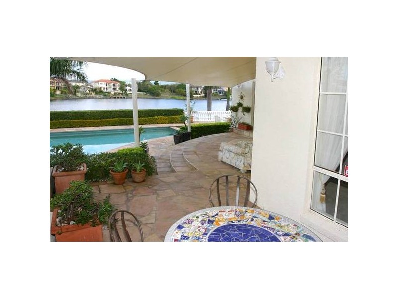 Clear Island Waters QLD 4226