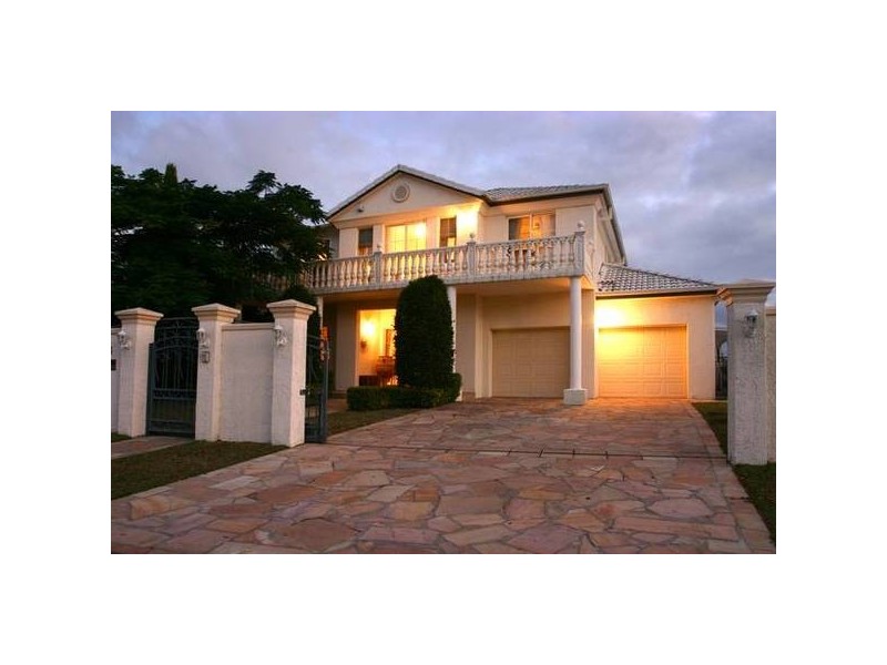 Clear Island Waters QLD 4226