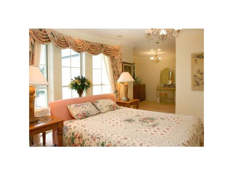 Clear Island Waters QLD 4226