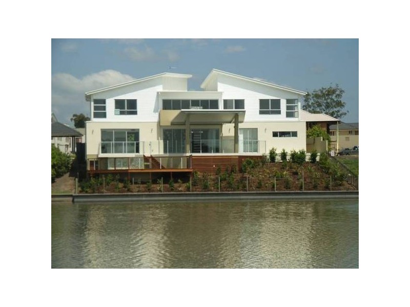 1 Valetta Crescent, Varsity Lakes QLD 4227