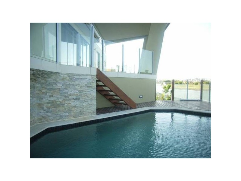 1 Valetta Crescent, Varsity Lakes QLD 4227