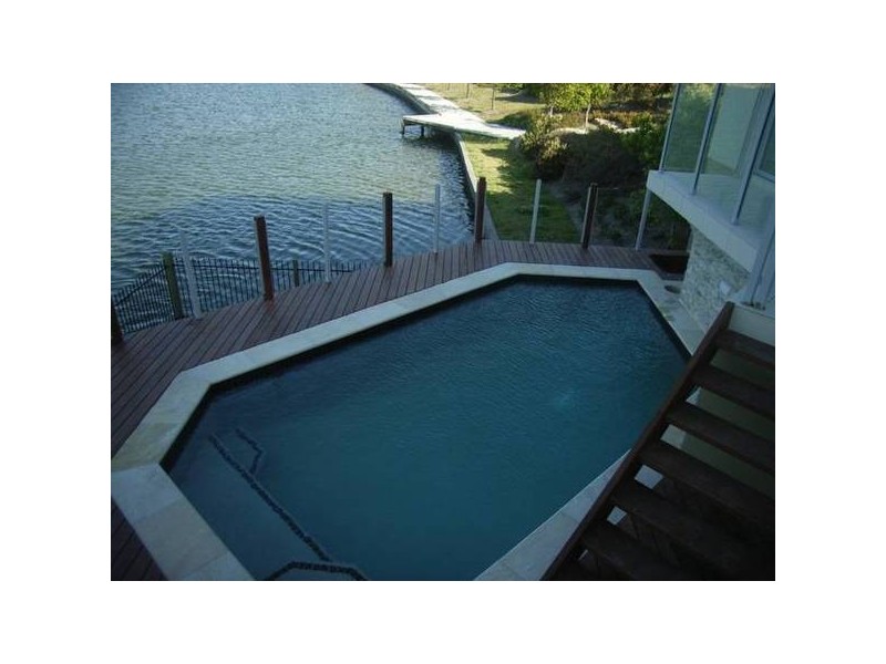 1 Valetta Crescent, Varsity Lakes QLD 4227
