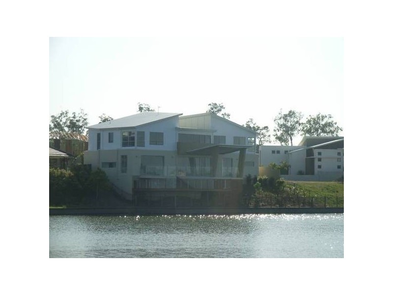 1 Valetta Crescent, Varsity Lakes QLD 4227