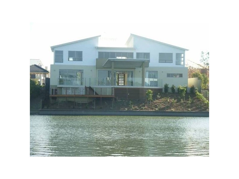 1 Valetta Crescent, Varsity Lakes QLD 4227