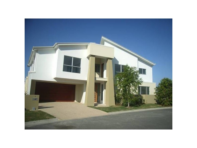 1 Valetta Crescent, Varsity Lakes QLD 4227