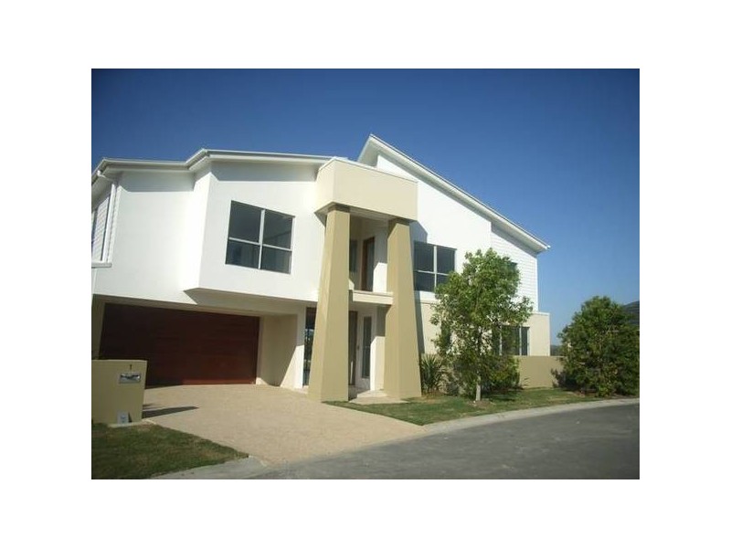 1 Valetta Crescent, Varsity Lakes QLD 4227