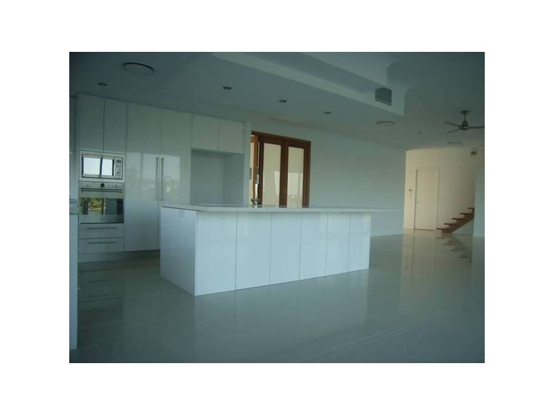 1 Valetta Crescent, Varsity Lakes QLD 4227