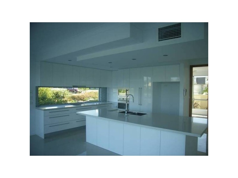 1 Valetta Crescent, Varsity Lakes QLD 4227