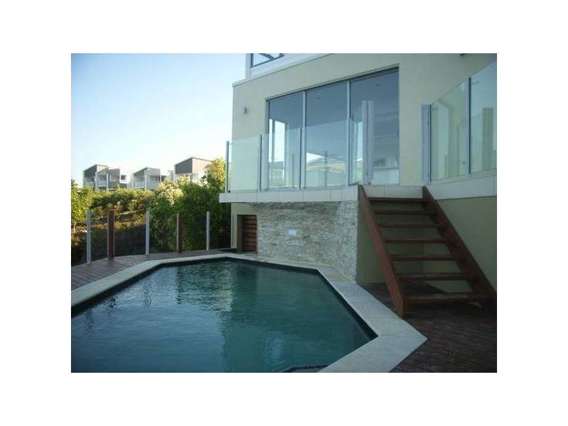 1 Valetta Crescent, Varsity Lakes QLD 4227