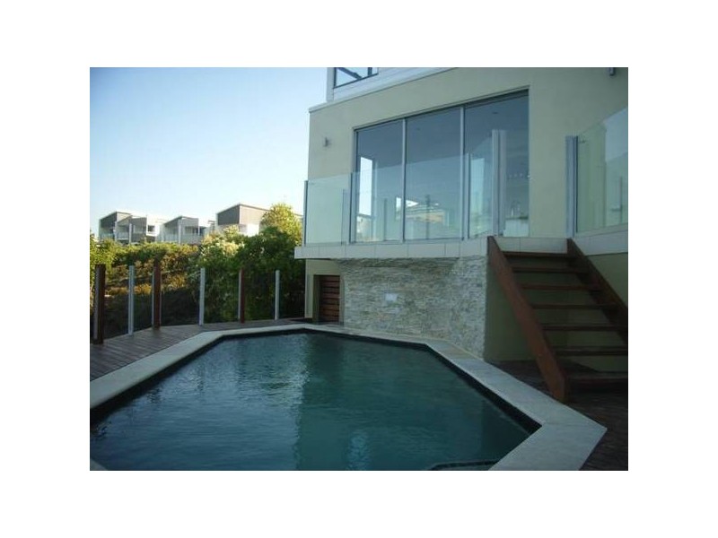 1 Valetta Crescent, Varsity Lakes QLD 4227