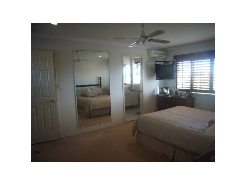 Clear Island Waters QLD 4226