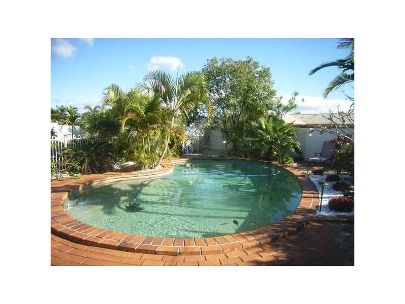 Clear Island Waters QLD 4226