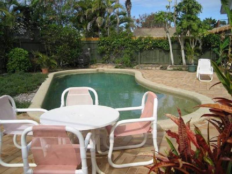 22 Lakeside Avenue, Broadbeach Waters QLD 4218