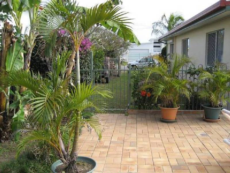 22 Lakeside Avenue, Broadbeach Waters QLD 4218