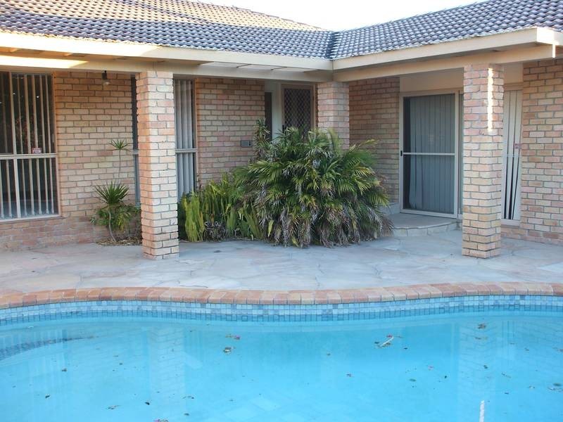 30 Drayton Terrace, Mermaid Waters QLD 4218