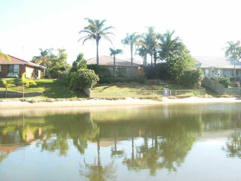 30 Drayton Terrace, Mermaid Waters QLD 4218