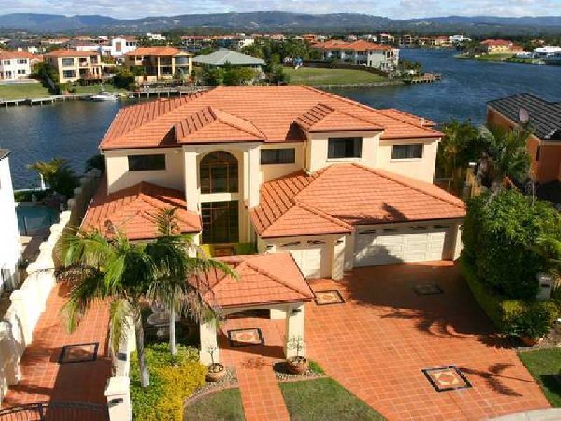 Clear Island Waters QLD 4226