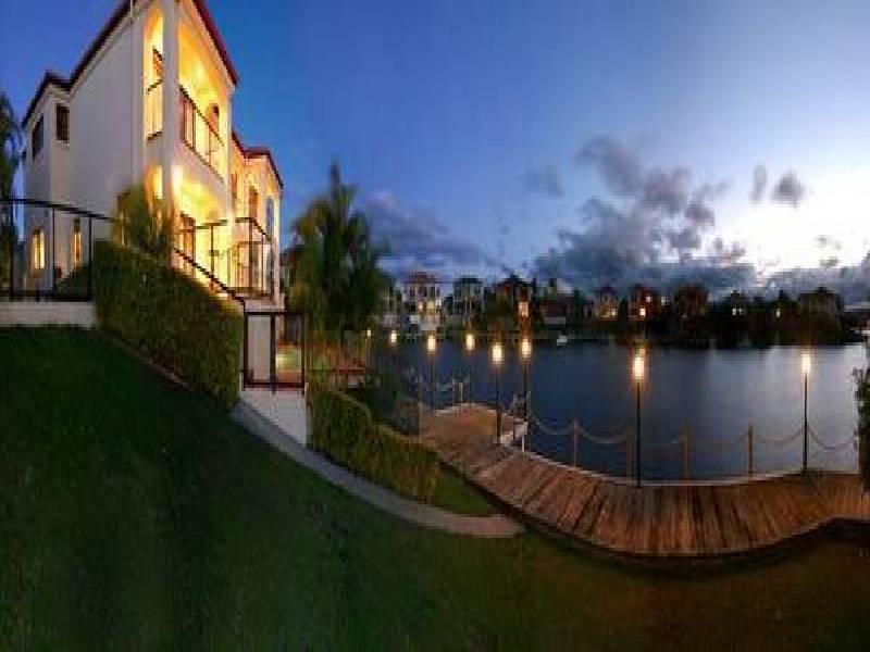 Clear Island Waters QLD 4226