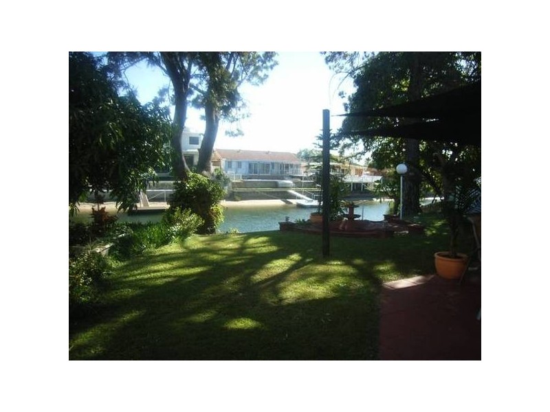 Sarasota Key, Broadbeach Waters QLD 4218