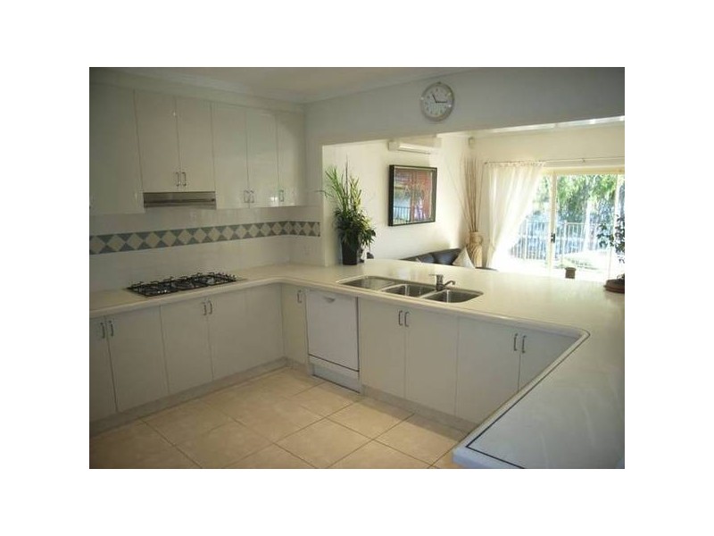 Clear Island Waters QLD 4226