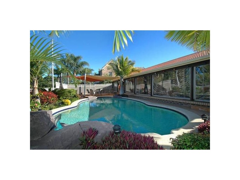 3 Yunga Court, Broadbeach Waters QLD 4218