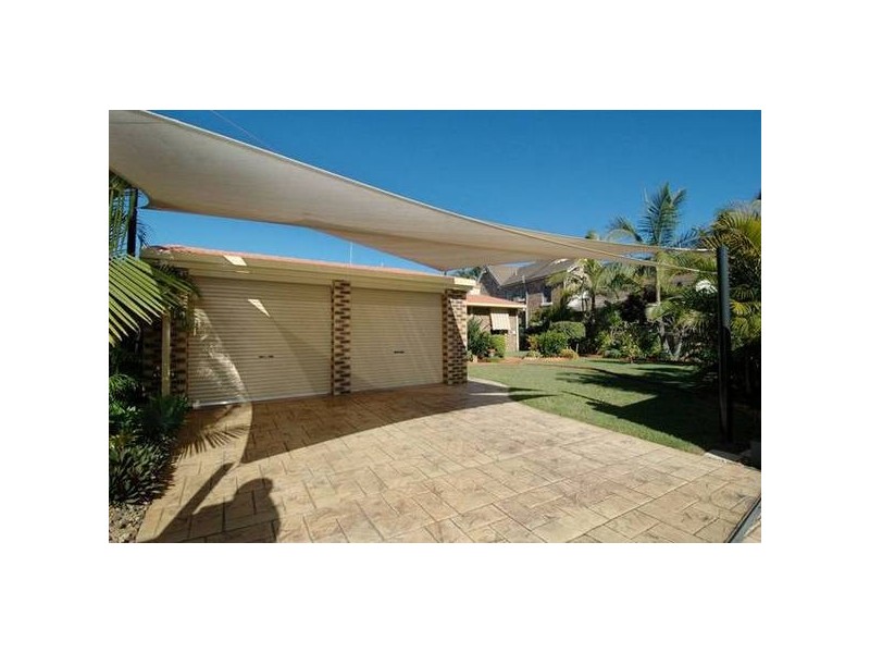 3 Yunga Court, Broadbeach Waters QLD 4218