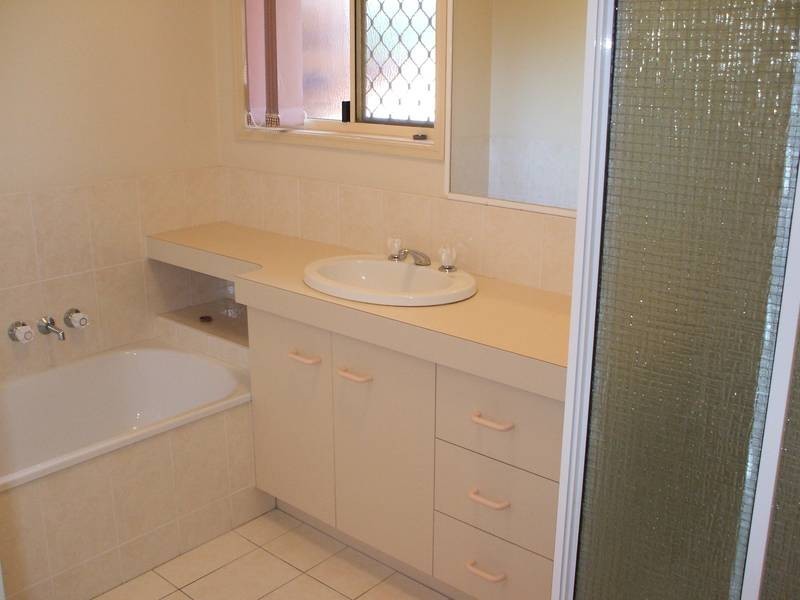 5 Maidstone Place, Robina QLD 4226