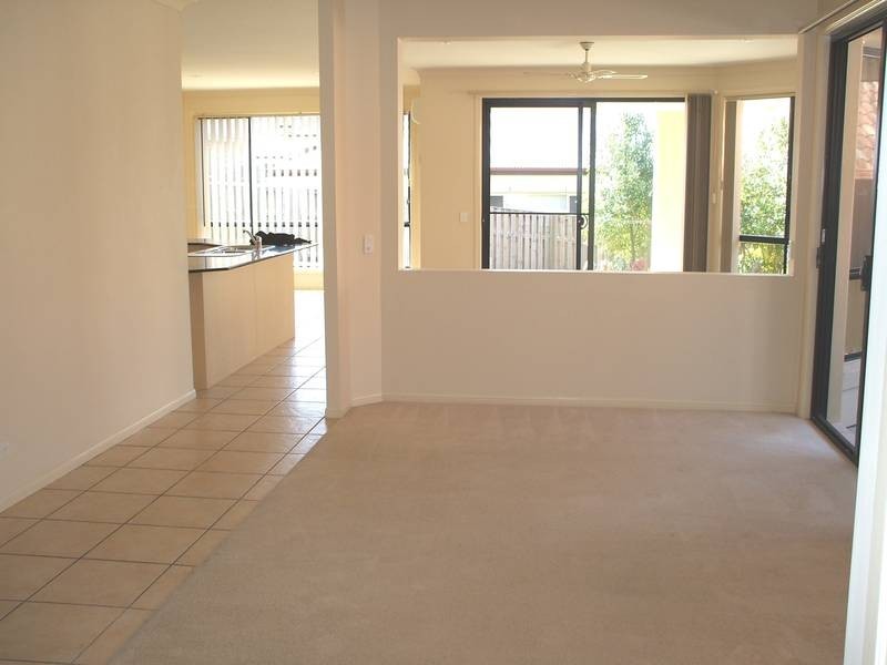 11 Acton Drive, Varsity Lakes QLD 4227