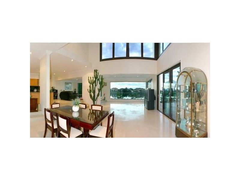 Clear Island Waters QLD 4226